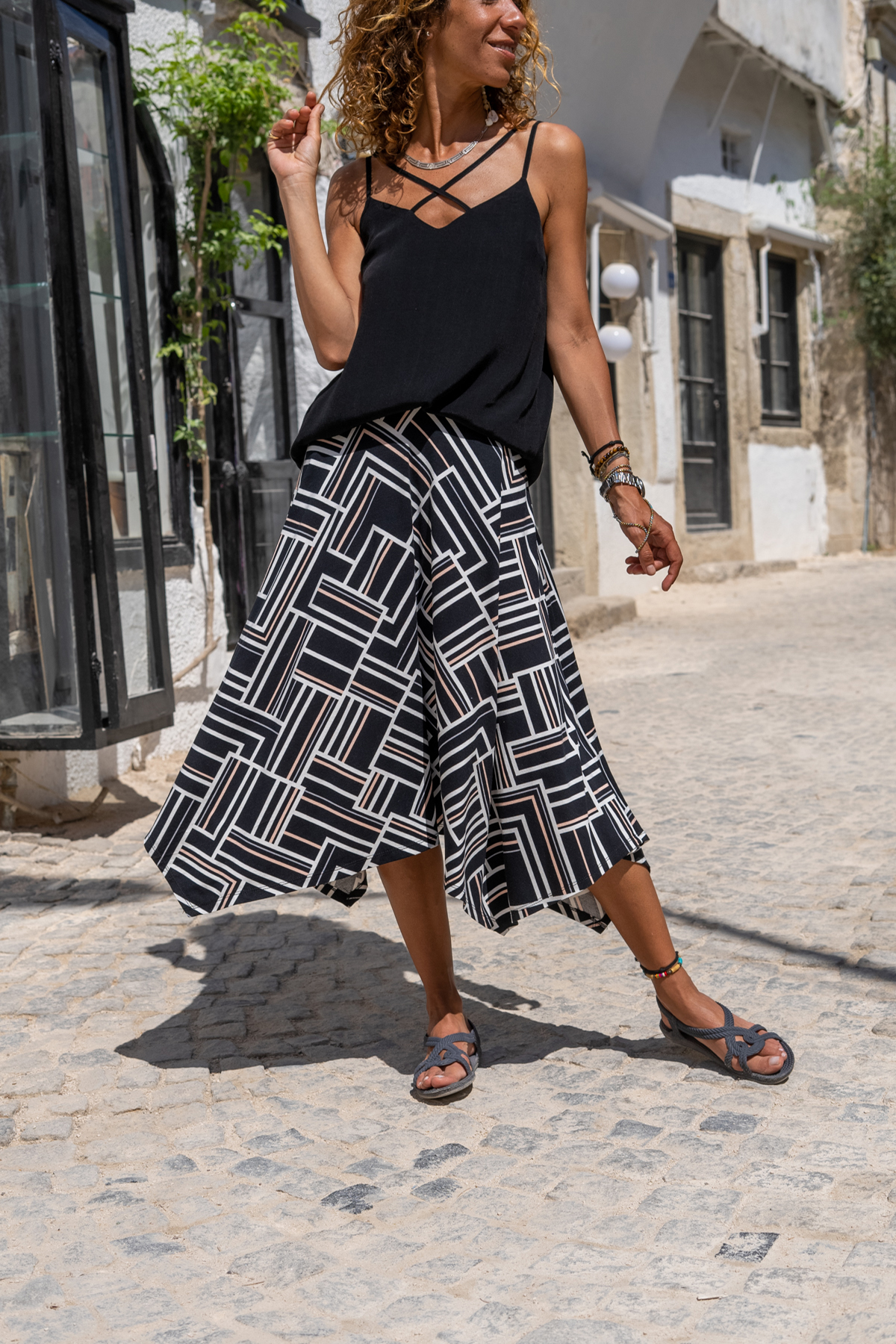 Women's Black-White Patterned Asymmetrical Cut Skirt Bst3242